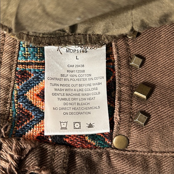 Miss Me brown Aztec cut off shorts TAG SIZE L-LARGE - Picture 13 of 16